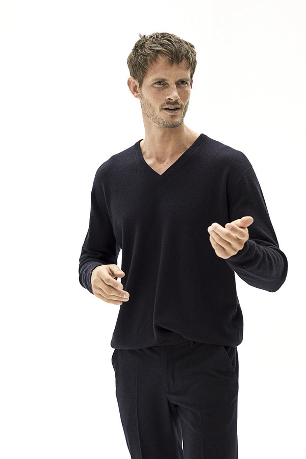 Jersey de cashmere con cuello V - Dark Beige  - 100% Cashmere