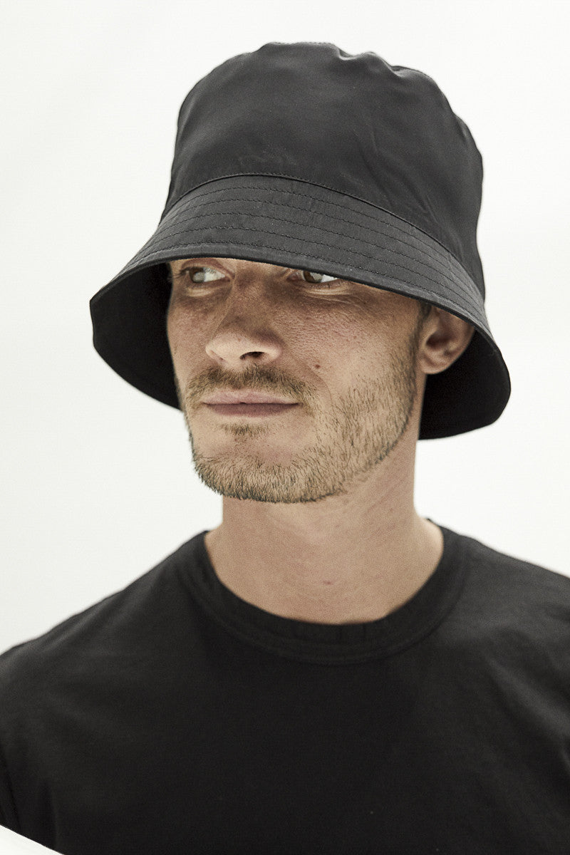 Sombrero reversible de franela e impermeable - Black  - Franela o Nylon
